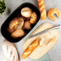 pol_pl_Chlebak-z-deska-bambusowa-czarny-39x23-5x15-5-cm-12184_4.webp