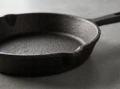 Patelnia-zeliwna-16-cm-MINI-na-jajko-Indukcje-Gaz-Piekarnik-Ognisko-Hage-Marka-HAGE.jpg