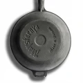 Patelnia-zeliwna-MAYSTERNYA-IRON-24-cm-gleboka-wok-duzy-z-raczka-Marka-Maysternya.jpg
